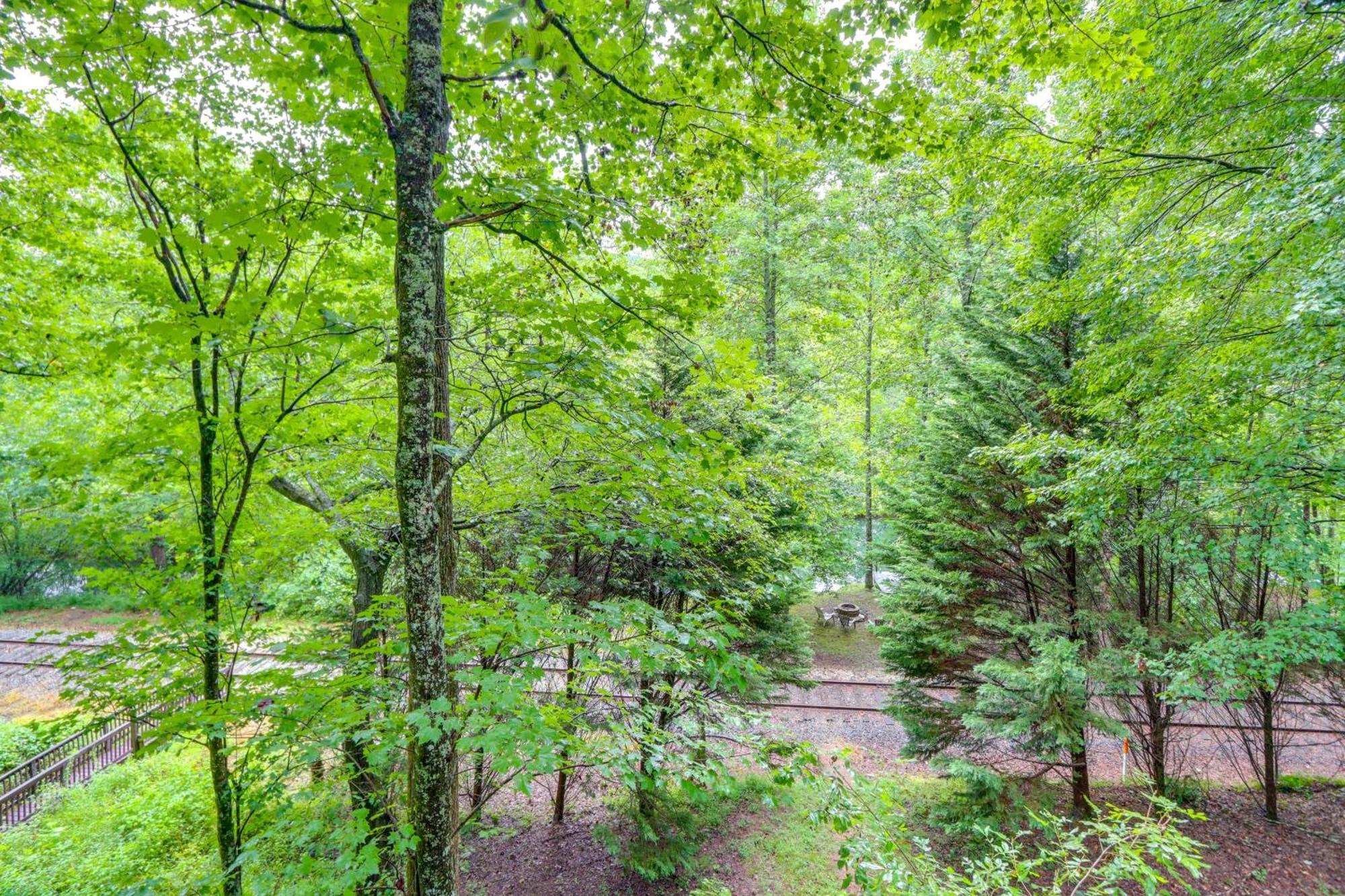 Holiday home Deer Haven 5 Mi To Dtwn Blue Ridge!